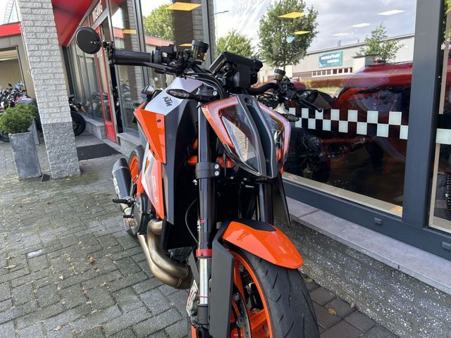 ktm - 1290-super-duke-r