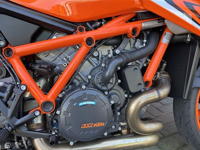 ktm - 1290-super-duke-r