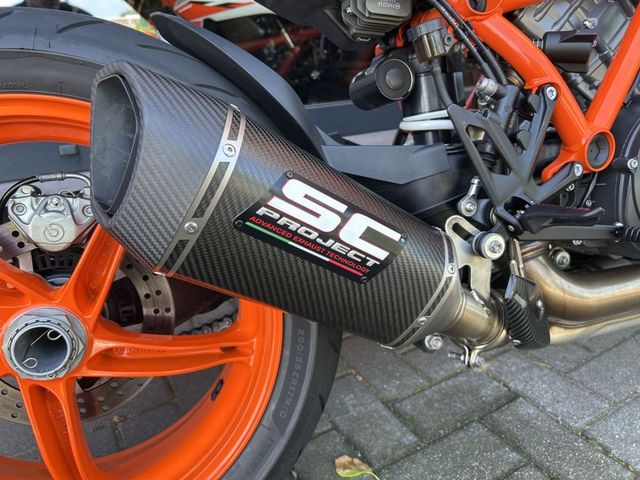 ktm - 1290-super-duke-r