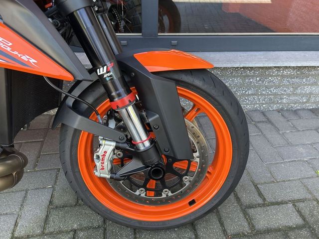 ktm - 1290-super-duke-r