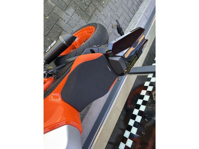 ktm - 1290-super-duke-r