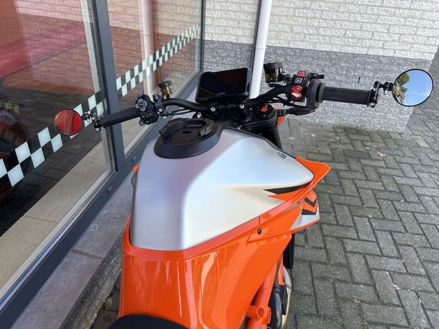 ktm - 1290-super-duke-r