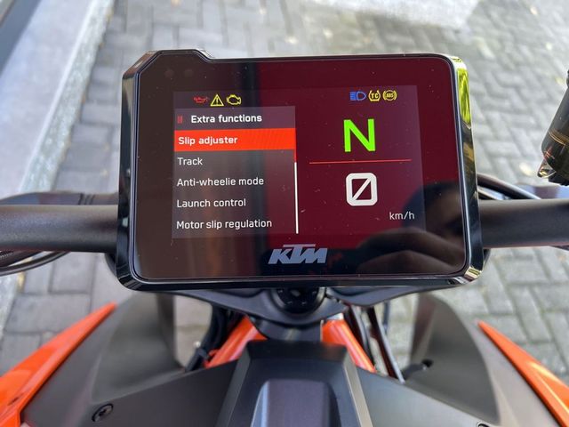 ktm - 1290-super-duke-r