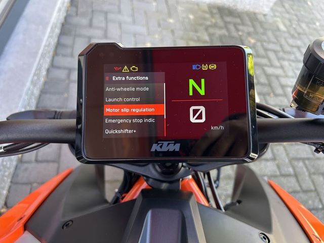 ktm - 1290-super-duke-r