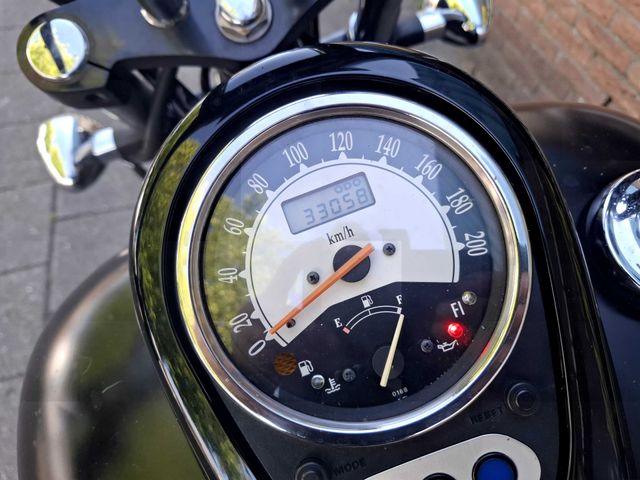 kawasaki - vn-900-custom
