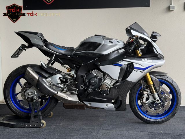 yamaha - r1-m