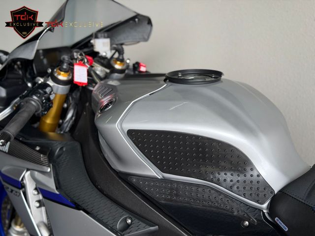 yamaha - r1-m