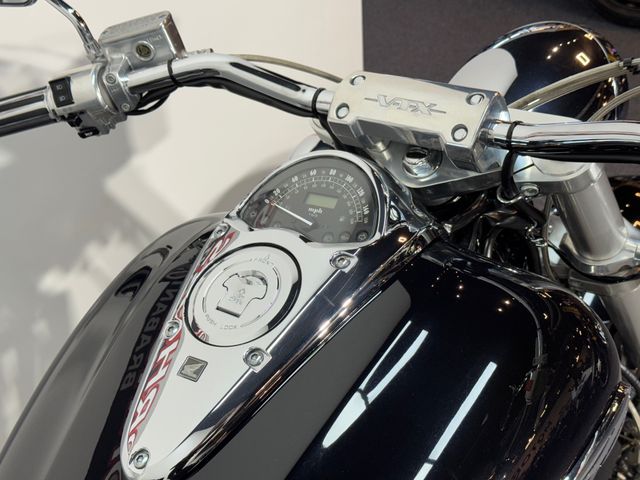 honda - vtx-1800