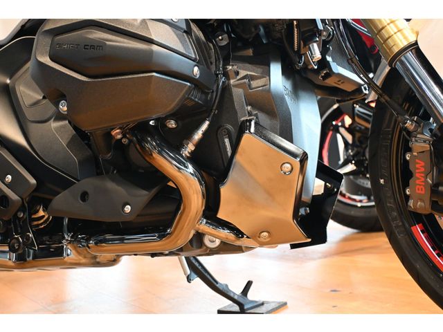 bmw - r-1300-r