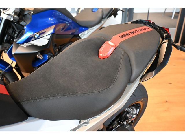 bmw - r-1300-r