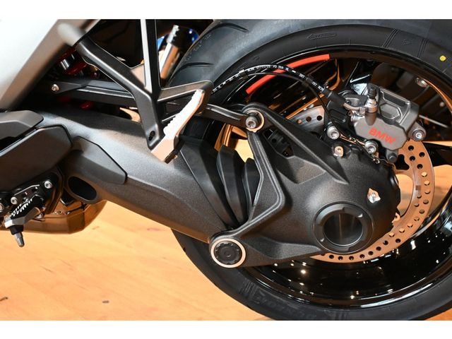 bmw - r-1300-r