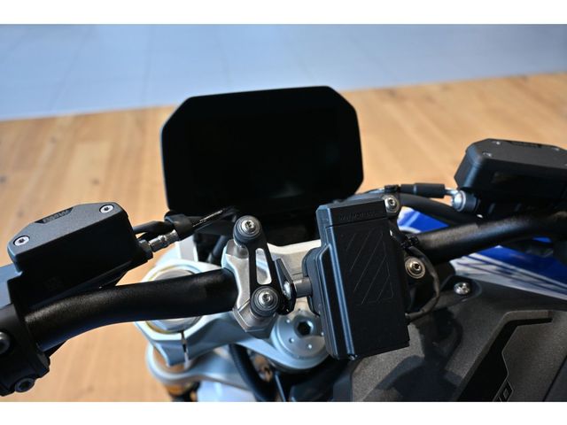 bmw - r-1300-r