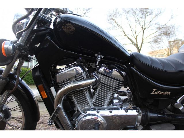 suzuki - vs-700-intruder