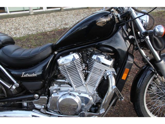 suzuki - vs-700-intruder