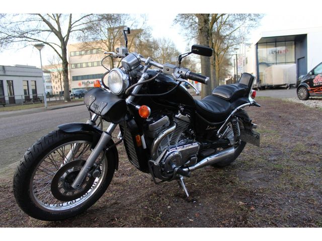 suzuki - vs-700-intruder