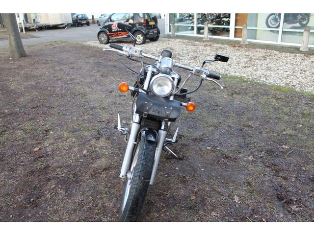 suzuki - vs-700-intruder