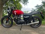 TRIUMPH STREET TWIN
