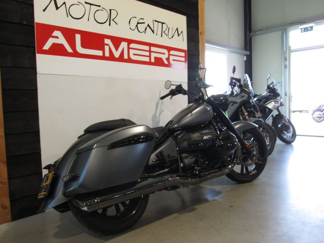 bmw - r-18-rocktane