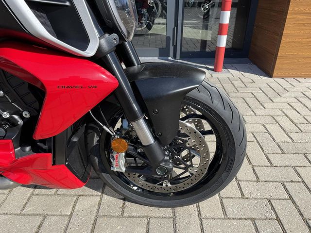 ducati - diavel-v4