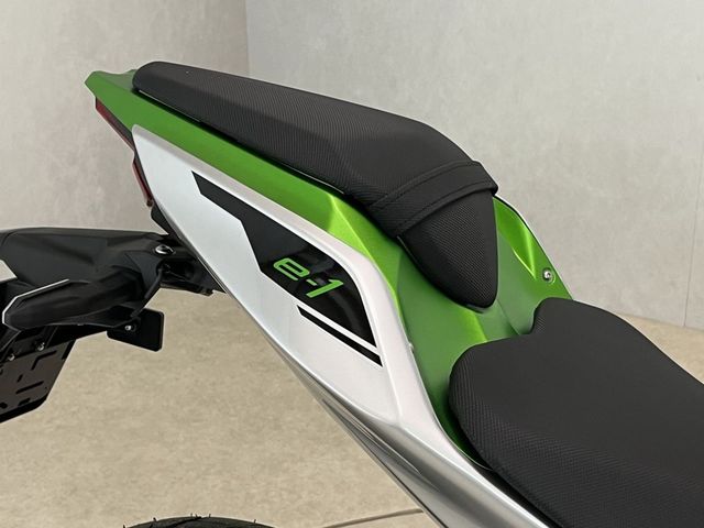 kawasaki - z-e-1