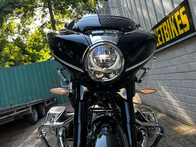 bmw - r-18-b