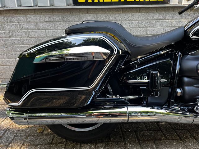 bmw - r-18-b