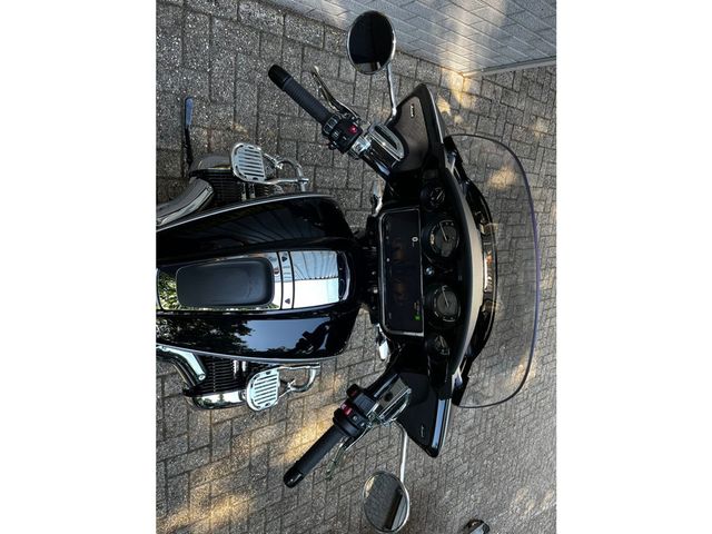 bmw - r-18-b