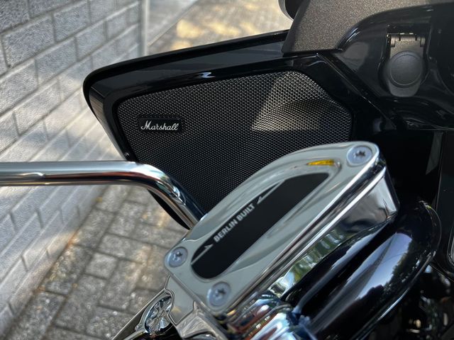 bmw - r-18-b