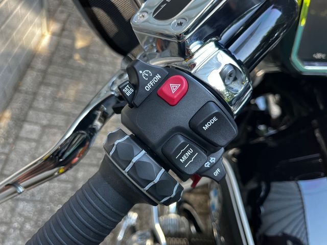 bmw - r-18-b