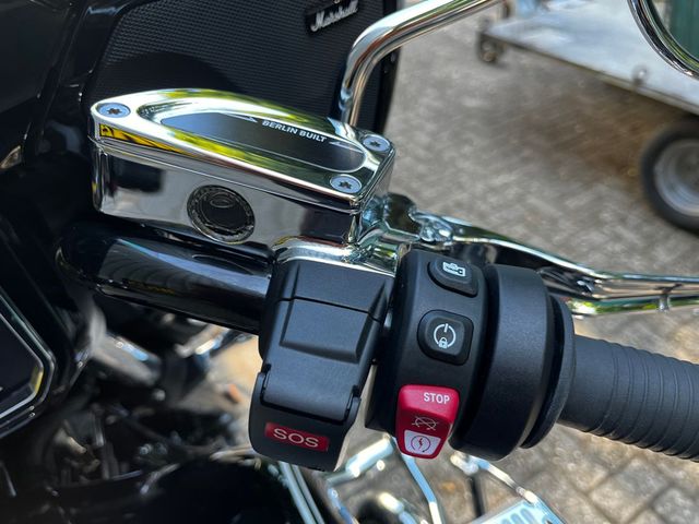 bmw - r-18-b