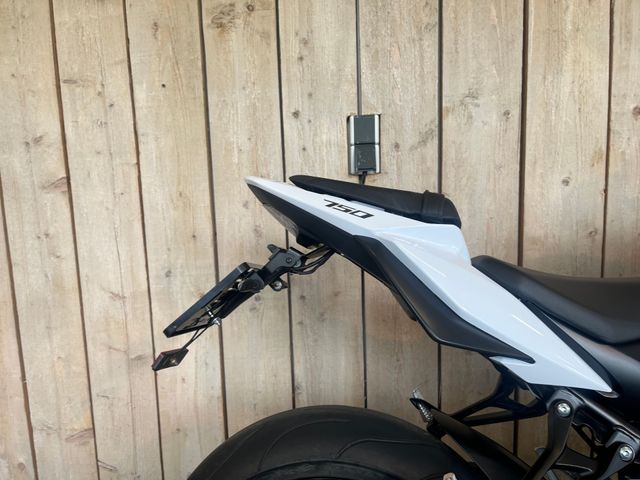 suzuki - gsr-750-a