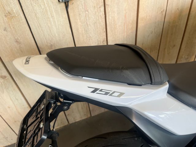 suzuki - gsr-750-a