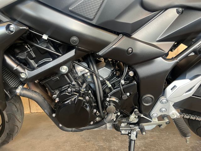 suzuki - gsr-750-a