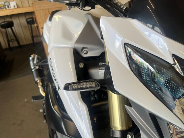 suzuki - gsr-750-a
