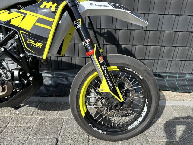husqvarna - 701-supermoto
