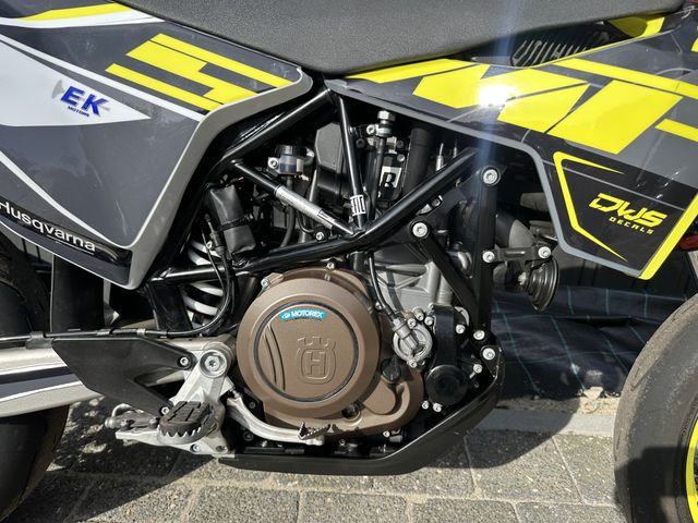 husqvarna - 701-supermoto