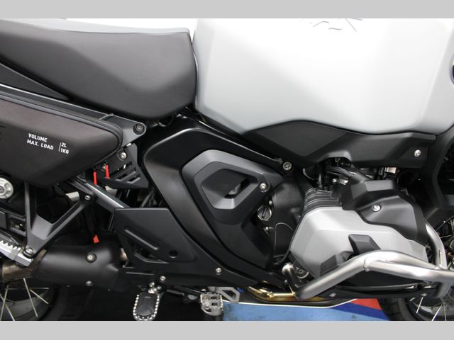bmw - r-1300-gs-adventure