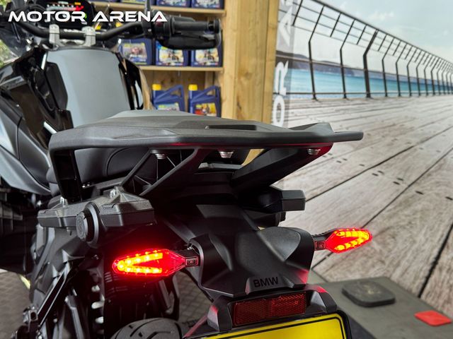 bmw - r-1300-gs-triple-black