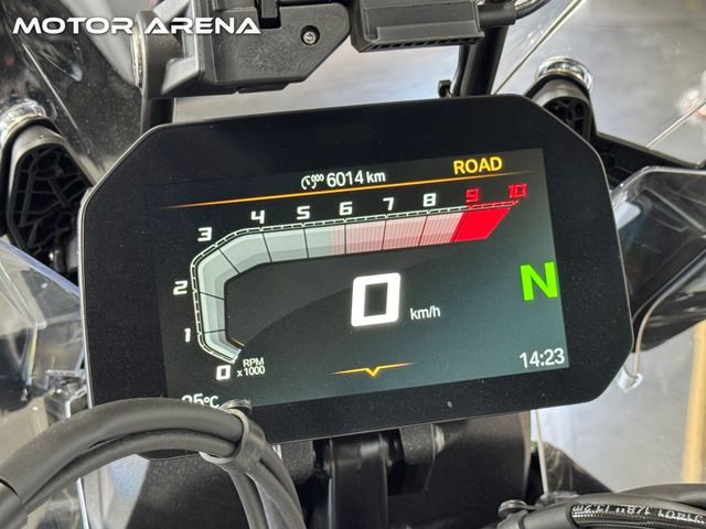 bmw - r-1300-gs-triple-black