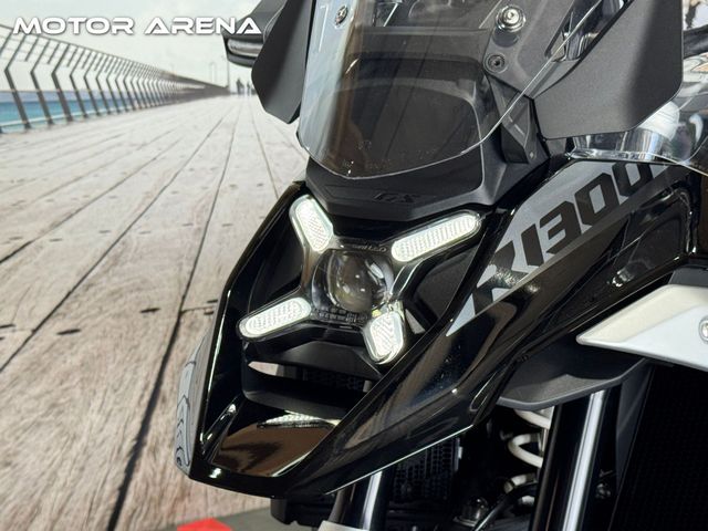 bmw - r-1300-gs-triple-black