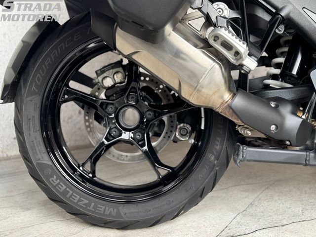 bmw - r-1300-gs-triple-black