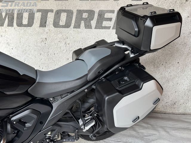 bmw - r-1300-gs-triple-black