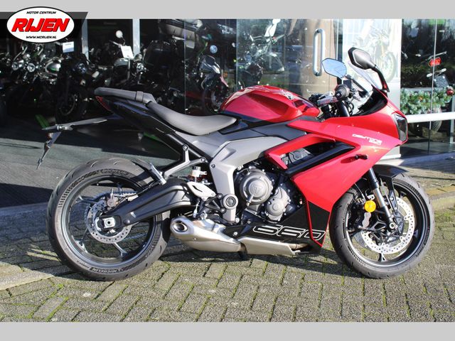 triumph - daytona-660