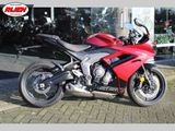TRIUMPH DAYTONA 660
