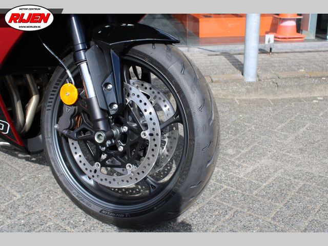 triumph - daytona-660