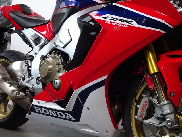 honda - cbr-1000-rr-fireblade-sp