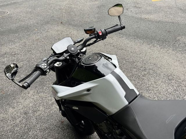 ktm - 790-duke