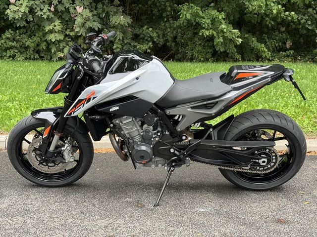 ktm - 790-duke