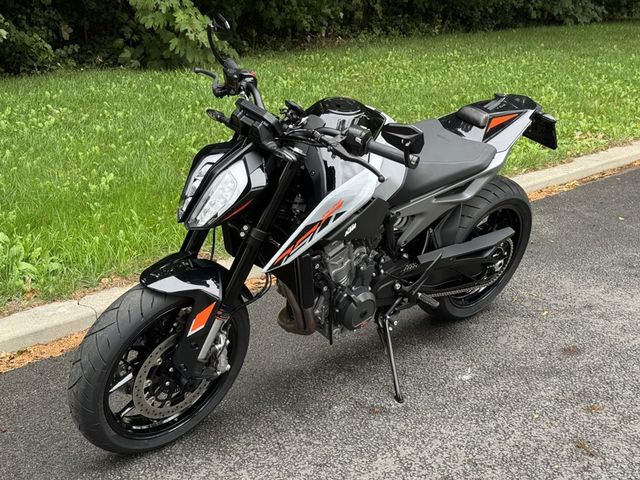 ktm - 790-duke