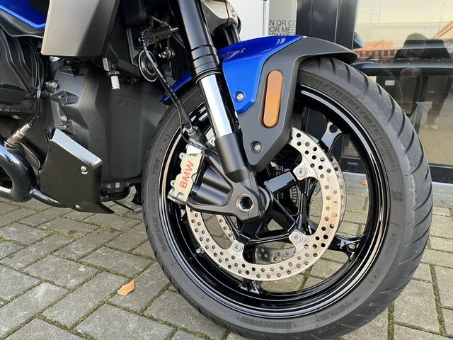bmw - r-1300-r